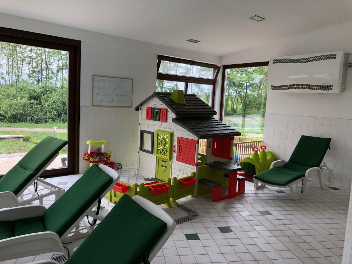 Penzion Platan Dunajská Streda Esterno foto
